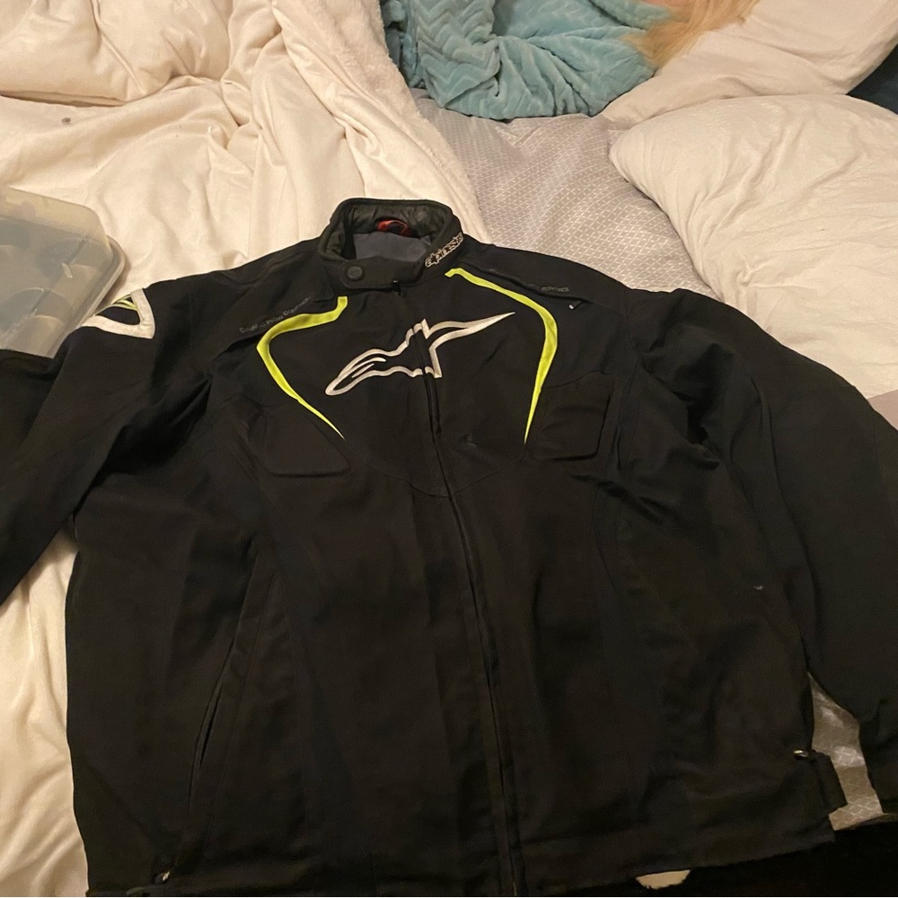 Alpine stars men’s motorcycle jacket with armor